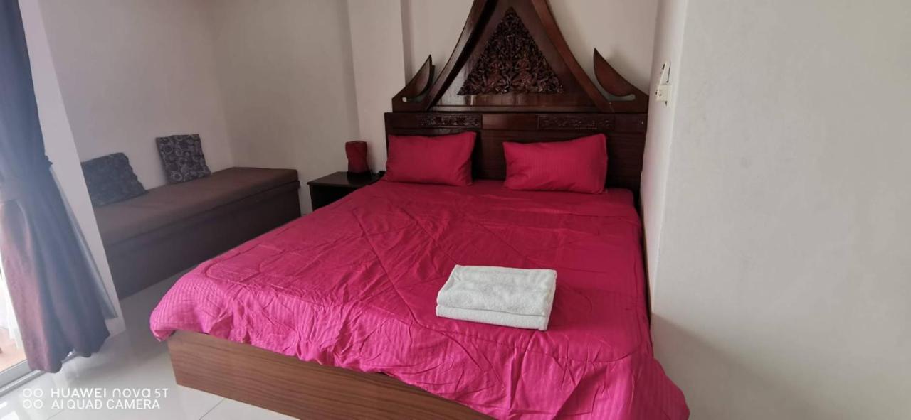 Sure Guesthouse Kamala Beach Exterior foto