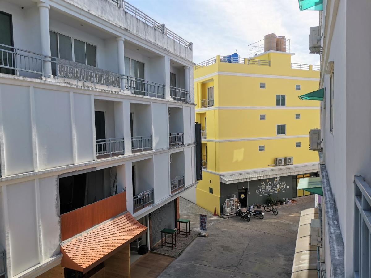 Sure Guesthouse Kamala Beach Exterior foto